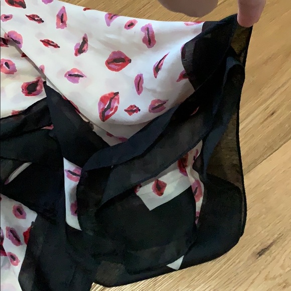 💋 lip scarf 💋 DVF style! - Picture 2 of 4